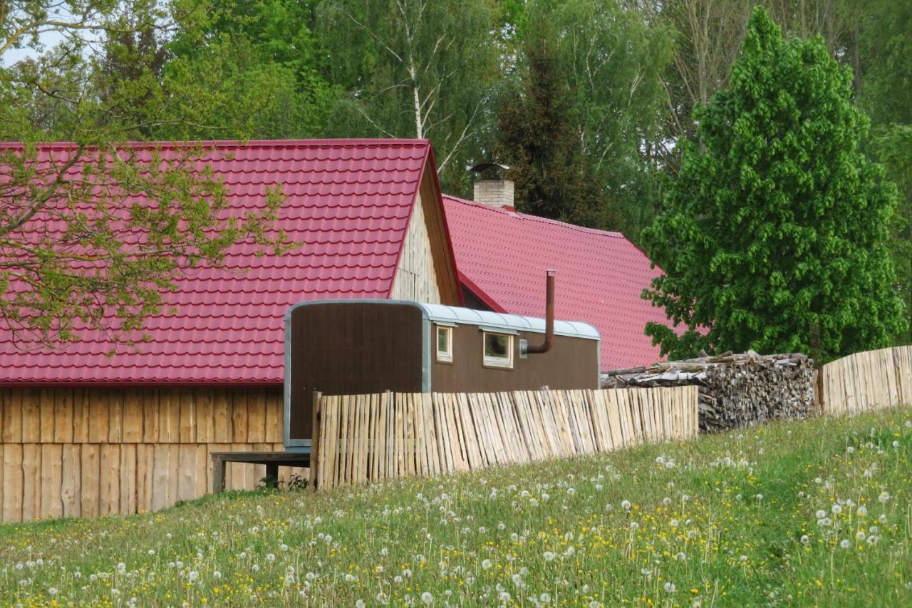 Maringotka Na Samote Na Kozi Farme 호텔 Pobezovice 외부 사진